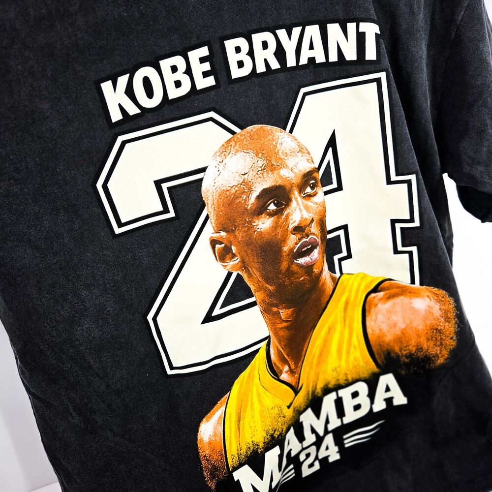Tilly's Kobe Bryant Black Mamba 24 Heavyweight Graphic Tee Faded Black Sz M